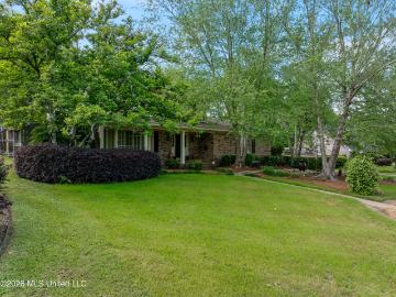 207 Southampton Rd, Hattiesburg, MS 39401 | MLS #4145