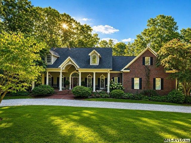 207 Sir Peyton Dr, Clarksville, VA 23927