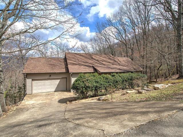 207 Stone Ridge Court