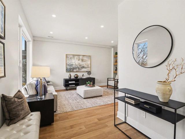 207 Sunset Road