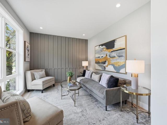 207 Patrick Street SW