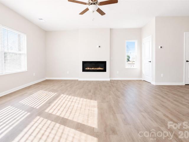 207 Roxanna Court