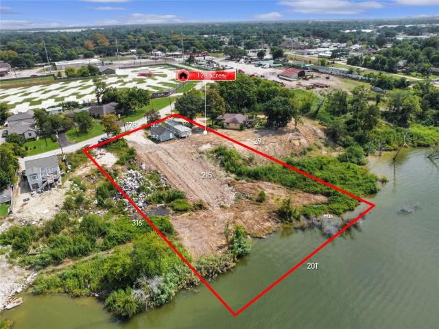 207 Riverside St, Highlands, TX 77562 | MLS #77207