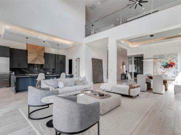 207 W 33rd Street, Houston, US, TX