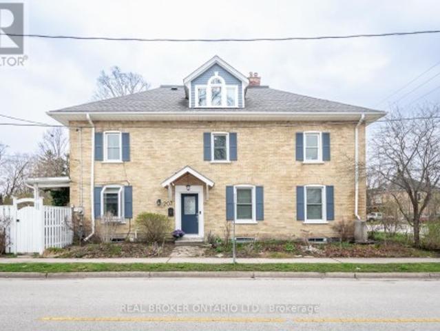207 Waterloo Street N, Cambridge, ON, N3H 1N1 house for sale | Listing ID X13764 | Royal LePage