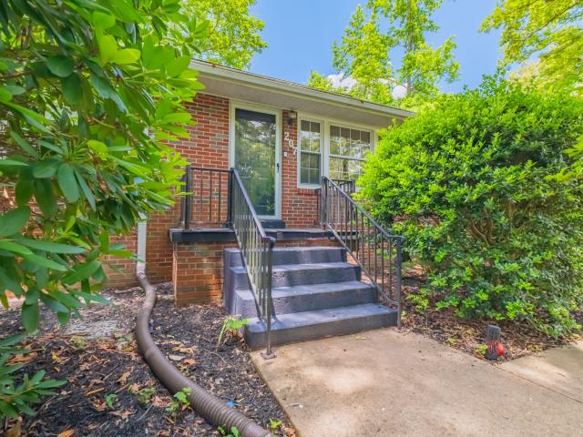 207 Westwood Dr