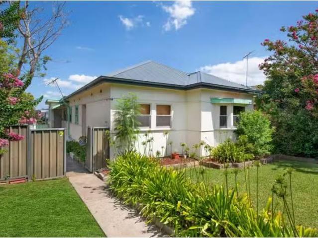 207 Tower Street, Panania House for rent Listed by Alessia Ge.