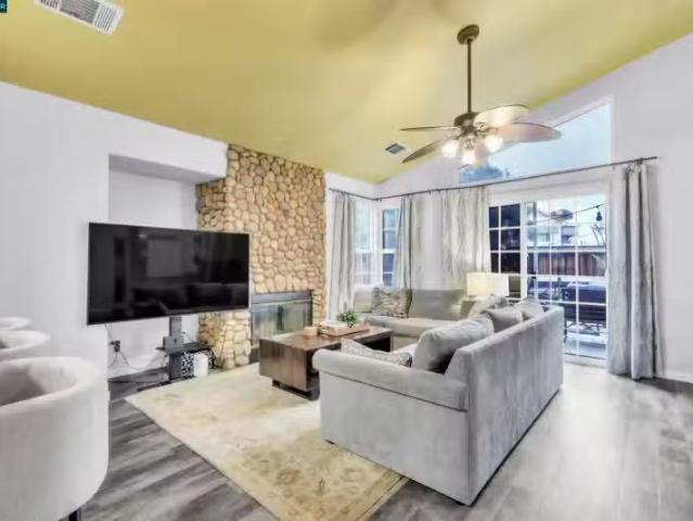 2086 HOMECOMING WAY, BRENTWOOD, CA 94513