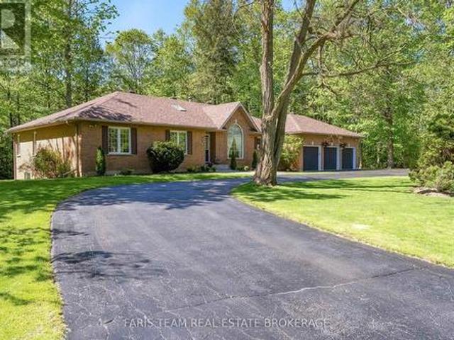 2088 Wilkinson Street, Innisfil, ON, L9S 1X3 house for sale | Listing ID N13785 | Royal LePage