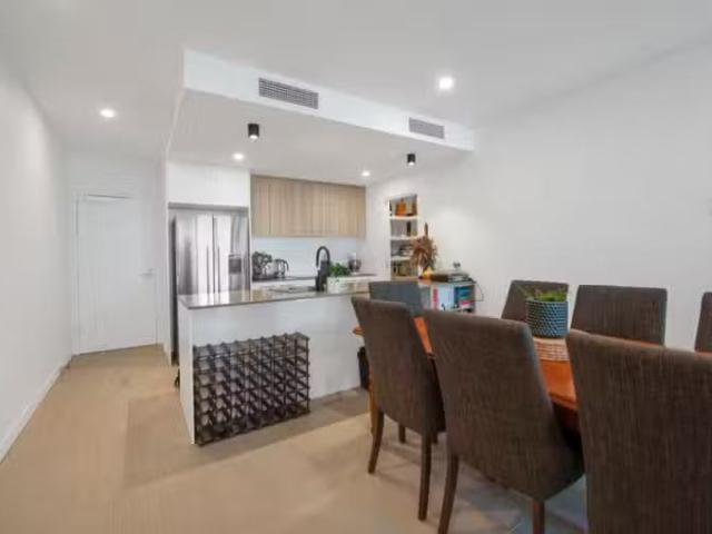 20808/96 Memorial Avenue, MAROOCHYDORE, QLD 4558 House for R.