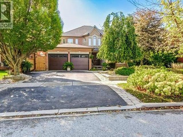 2080 Mckerlie Crescent, Burlington, ON, L7M 4E8 house for sale | Listing ID 40871 | Royal LePage