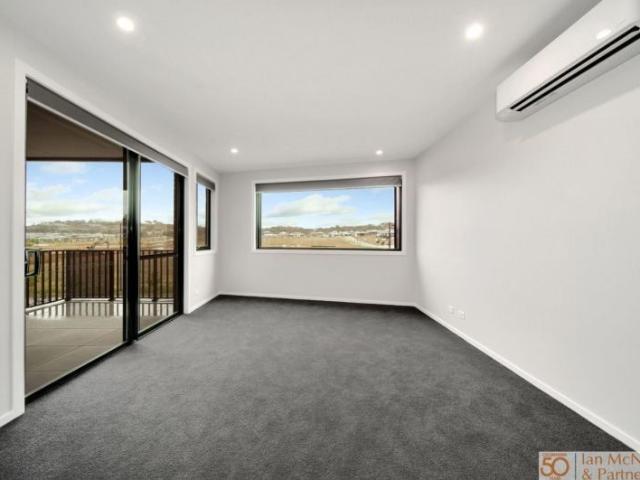208/125 Wellsvale Drive, Googong
