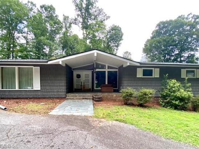 2082 Mountain Valley Church Road