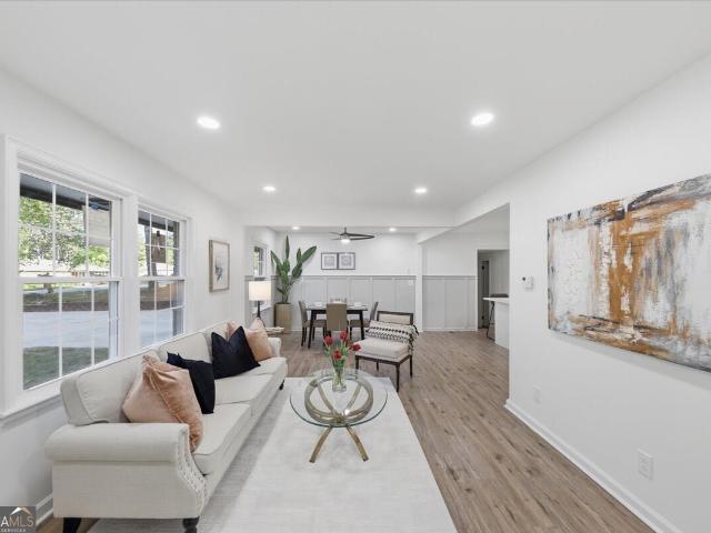 2082 Rosewood Road