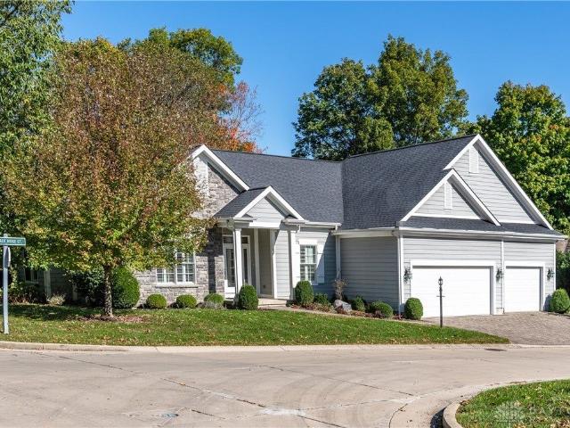 2082 Tamarack Ridge Ct, Beavercreek, OH