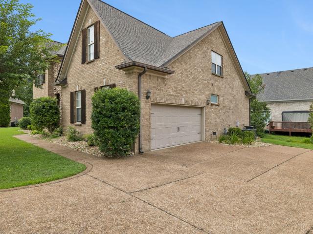 208 Chapel Ct S