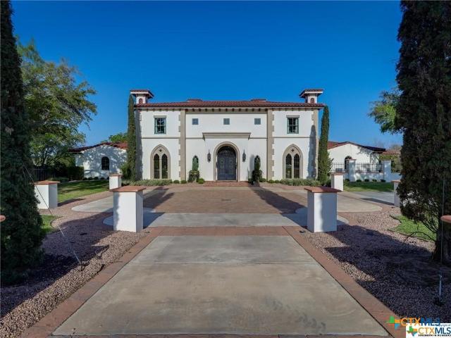 208 Creekridge Dr