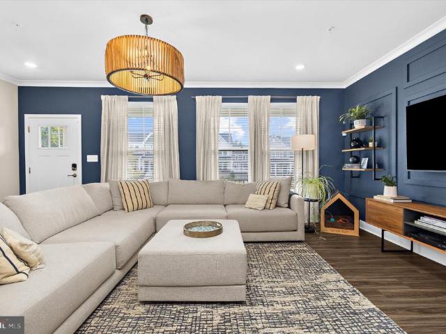 208 Anasta Terrace