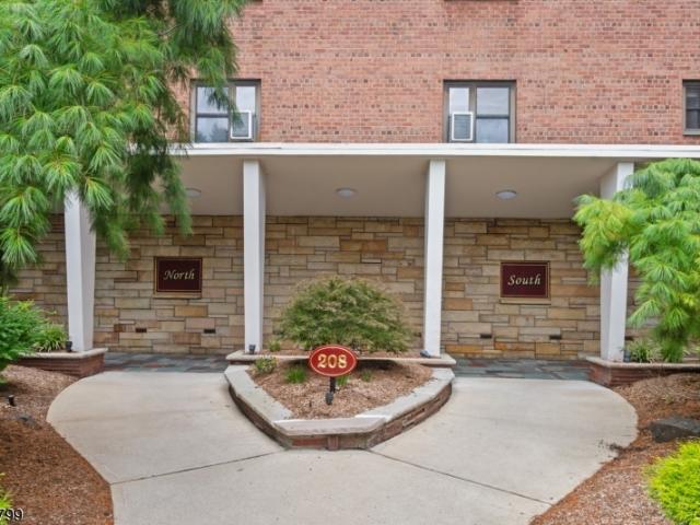 208 Anderson St # Nf3