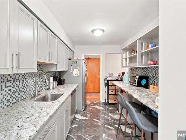 208 Anderson Street # N6B