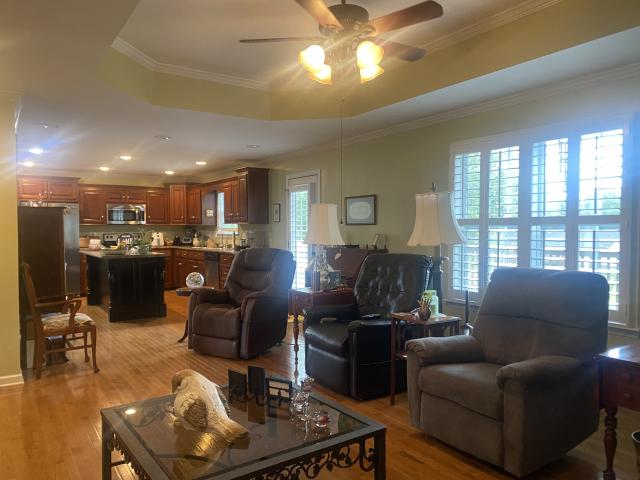208 Arrowhead Dr
