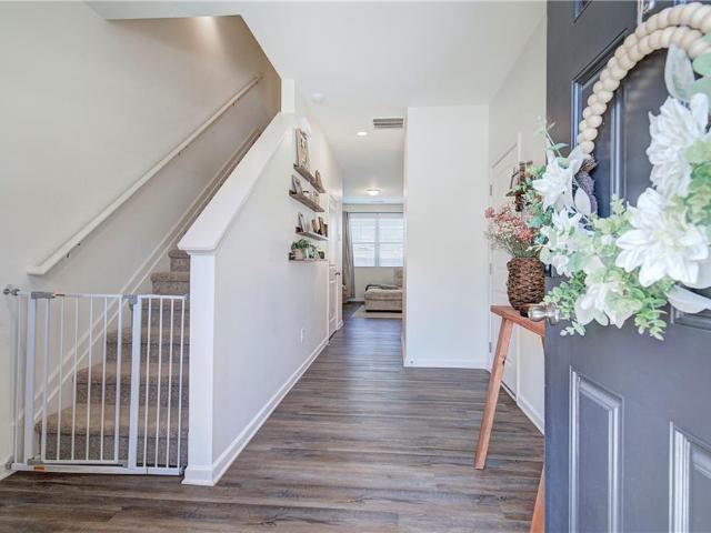 208 Grand Central Way