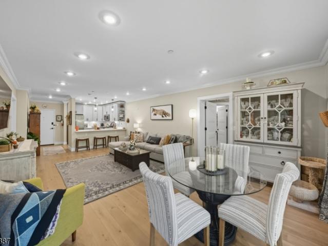 208 Fischer Ct