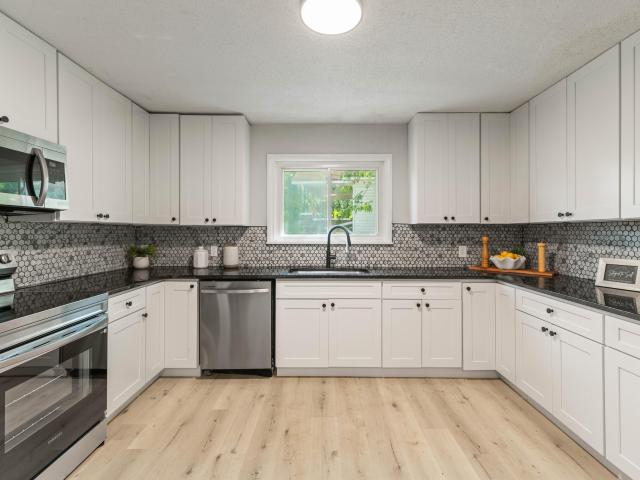 208 Flora Circle