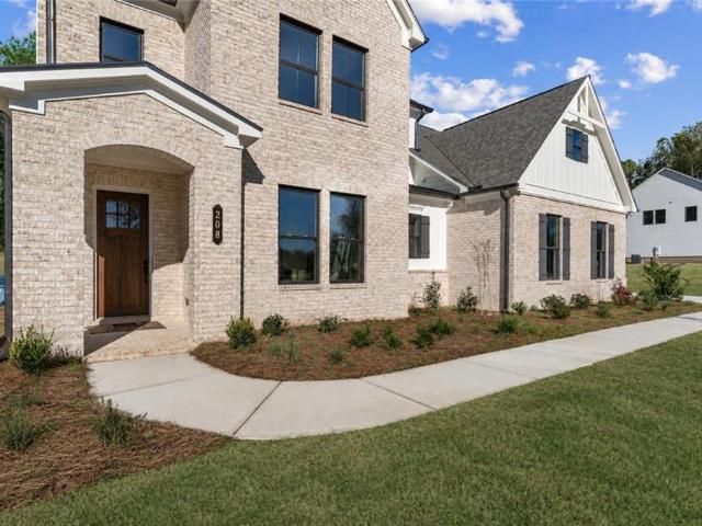 208 Knollwood Bend