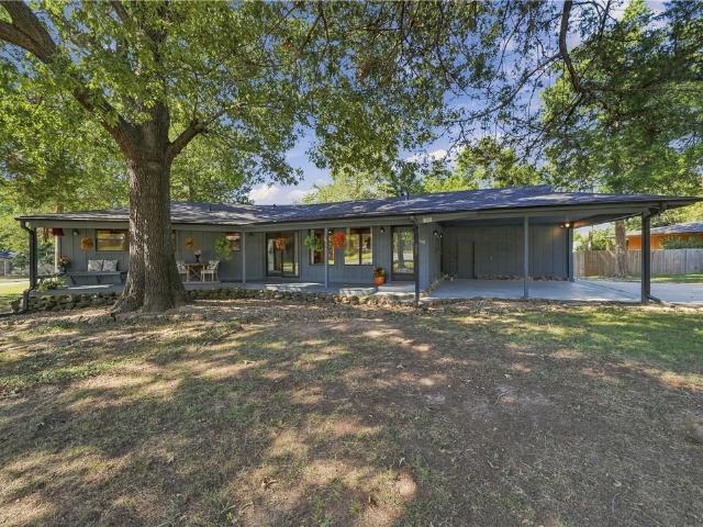 208 Kingswood Drive