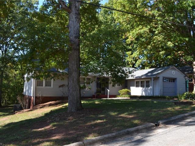 208 Hillcrest Drive