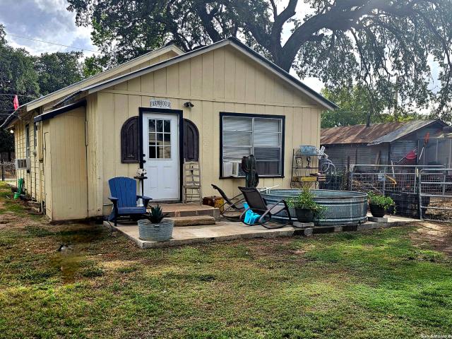 208 Jeff St, Pleasanton, TX 78064 | MLS #1913