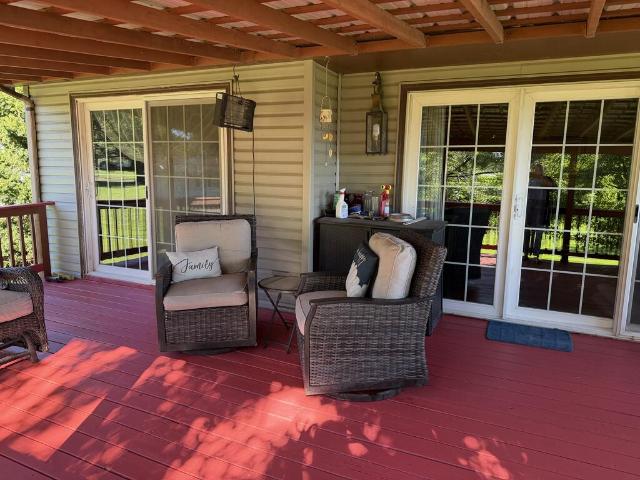 208 Markham Ct