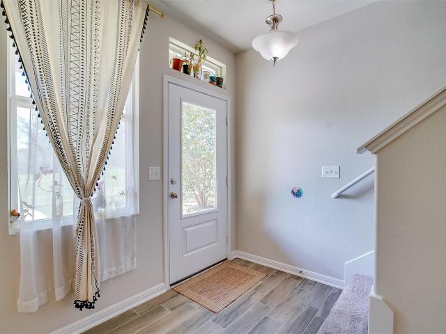 208 Martha Ln