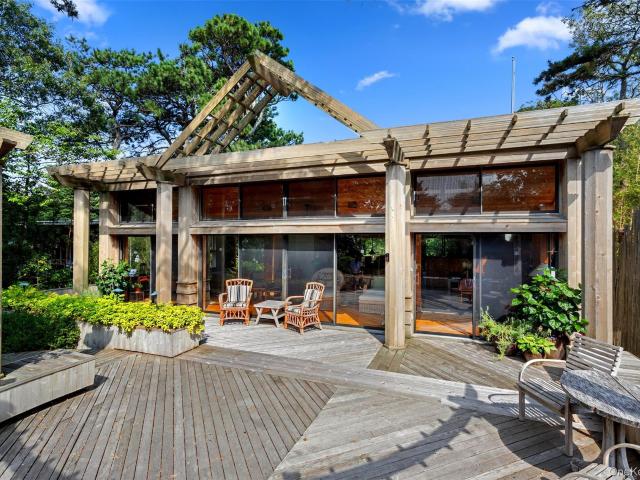 208 Midway Walk