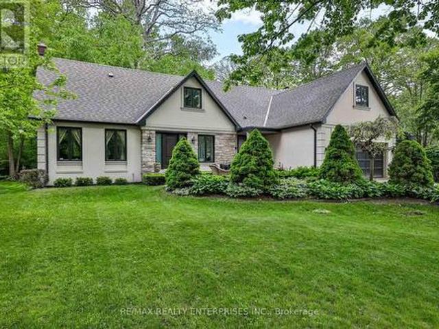 208 Mineola Road W, Mississauga, ON, L5G 2C7 house for sale | Listing ID W13816 | Royal LePage