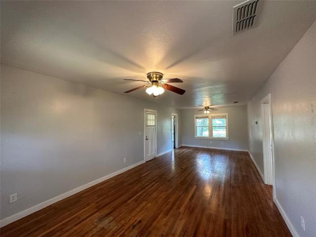 208 N Bowie