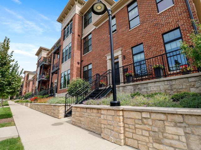 208 N Campbell St, Unit 202, Valparaiso, IN 46385 | MLS #827485