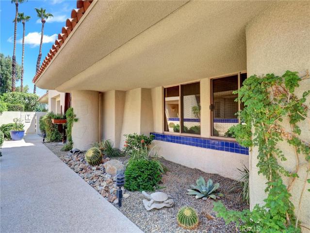 208 N Kavenish Dr, Rancho Mirage, CA 92270 | MLS #SW25172 MR