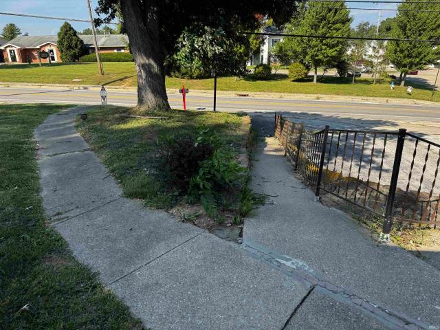 208 N Smith Road