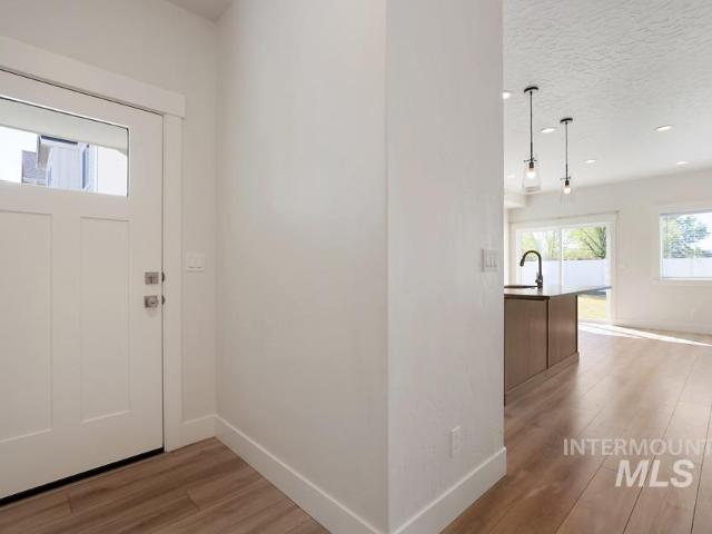 208 NE 3rd