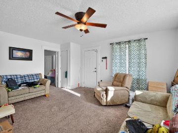 208 S 4th W St
