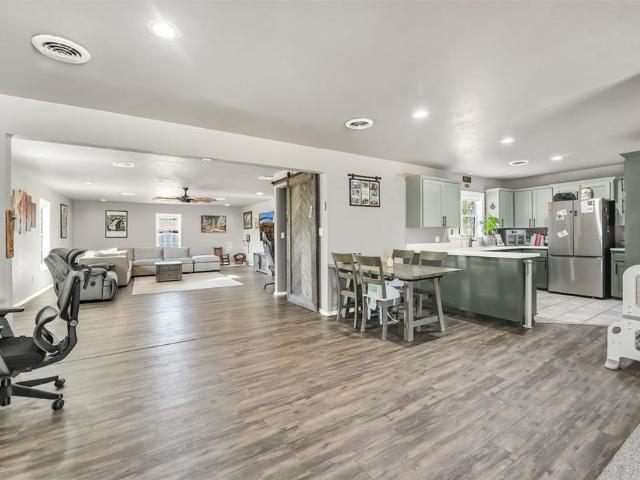 208 s mockingbird drive