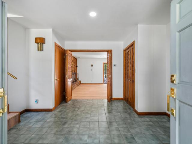 208 Southshore Drive
