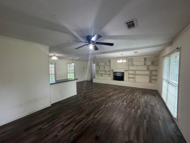 208 Shady Oak