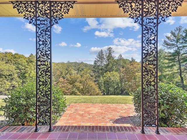 208 Sleepy Hollow Road