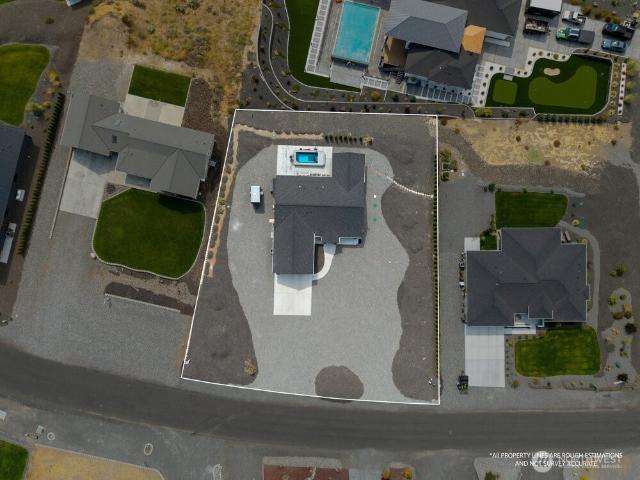 208 SW Moon River View