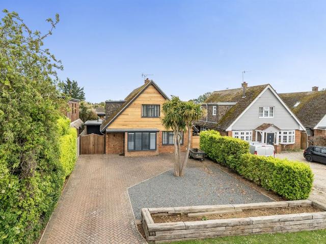 208 Pagham Road, Pagham, Bognor Regis, West Sussex PO21, 4 bed detached house to rent, £3,000 pcm | PrimeLocation