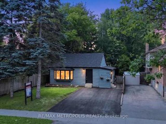 208 Palmerston Avenue, Whitby, ON, L1N 3E7 house for sale | Listing ID E13781 | Royal LePage