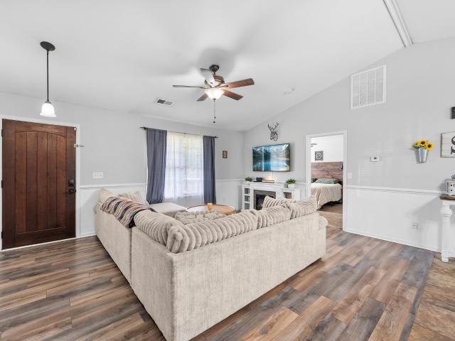 208 Redfern Court